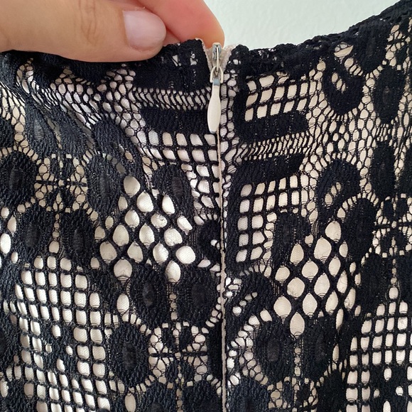 Black lacy dress - Picture 3 of 4